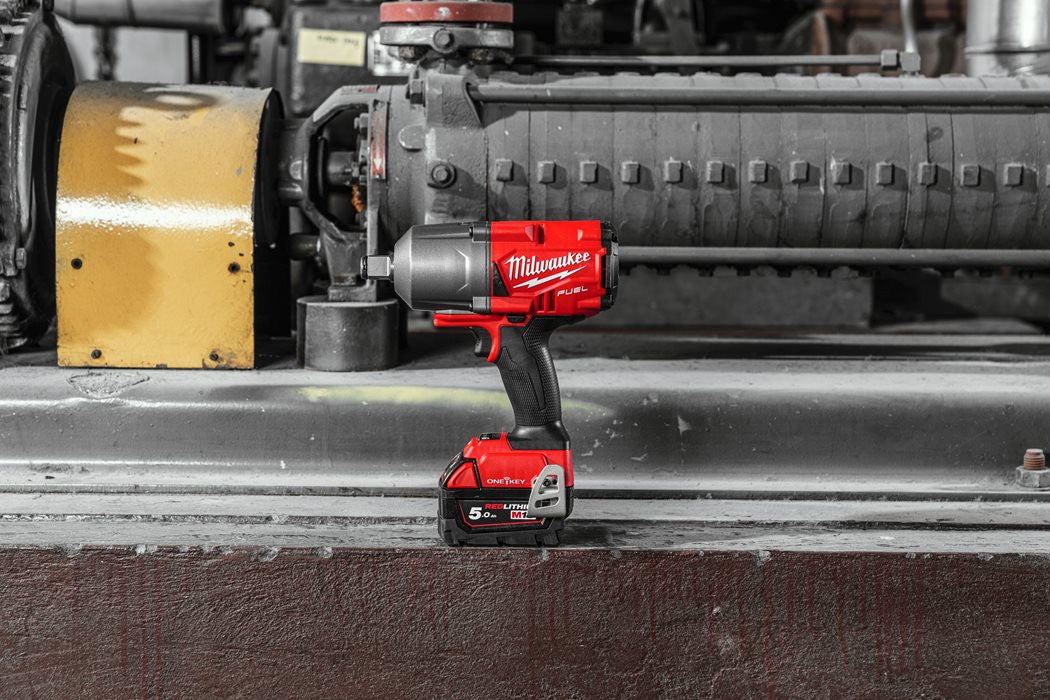 Powerpack llaves de impacto + 3 baterias 5.5Ah + Milwaukee M18 FPP2AS-553X